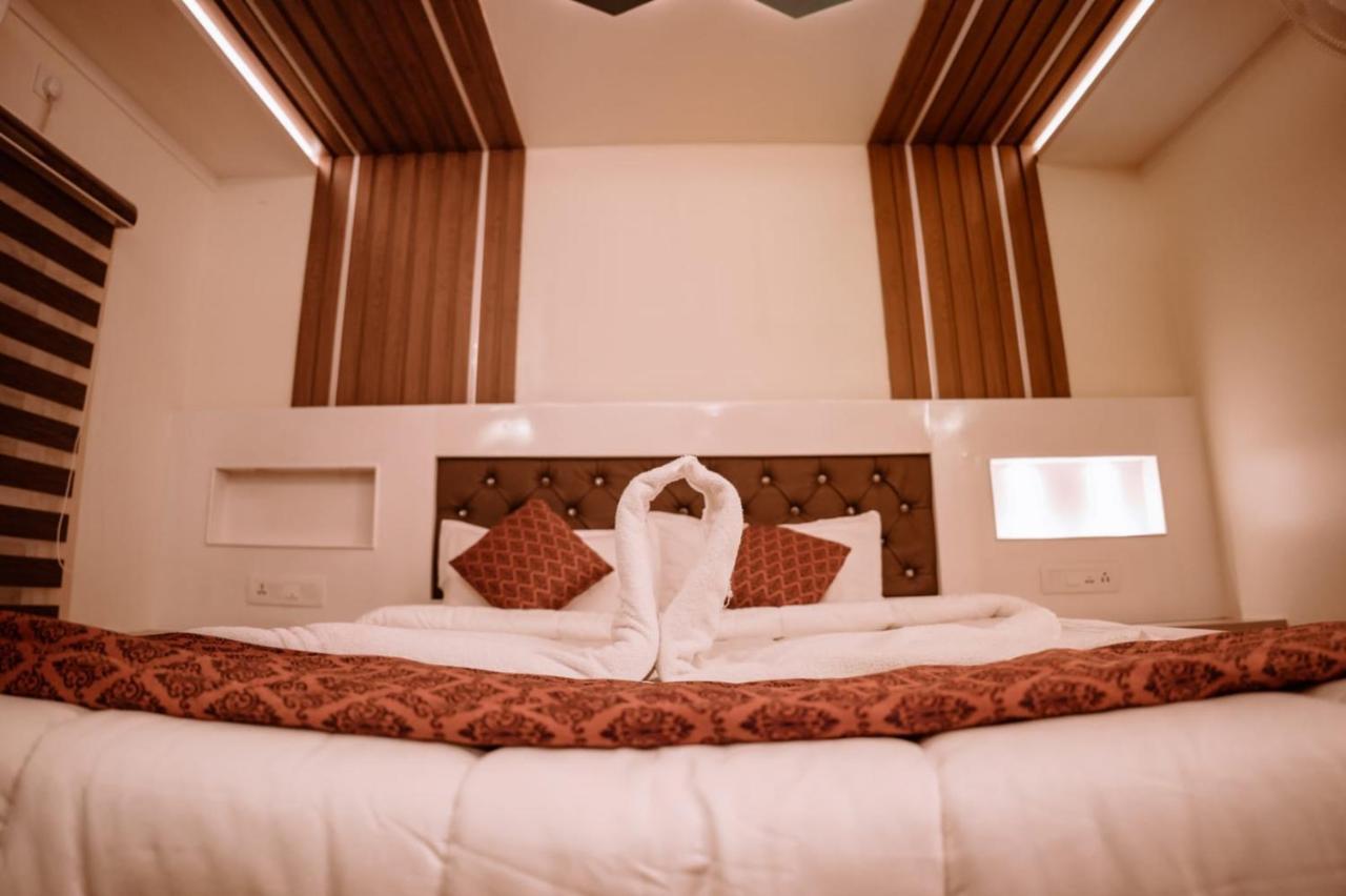 Hotel Venice Premium Houseboats Alleppey
