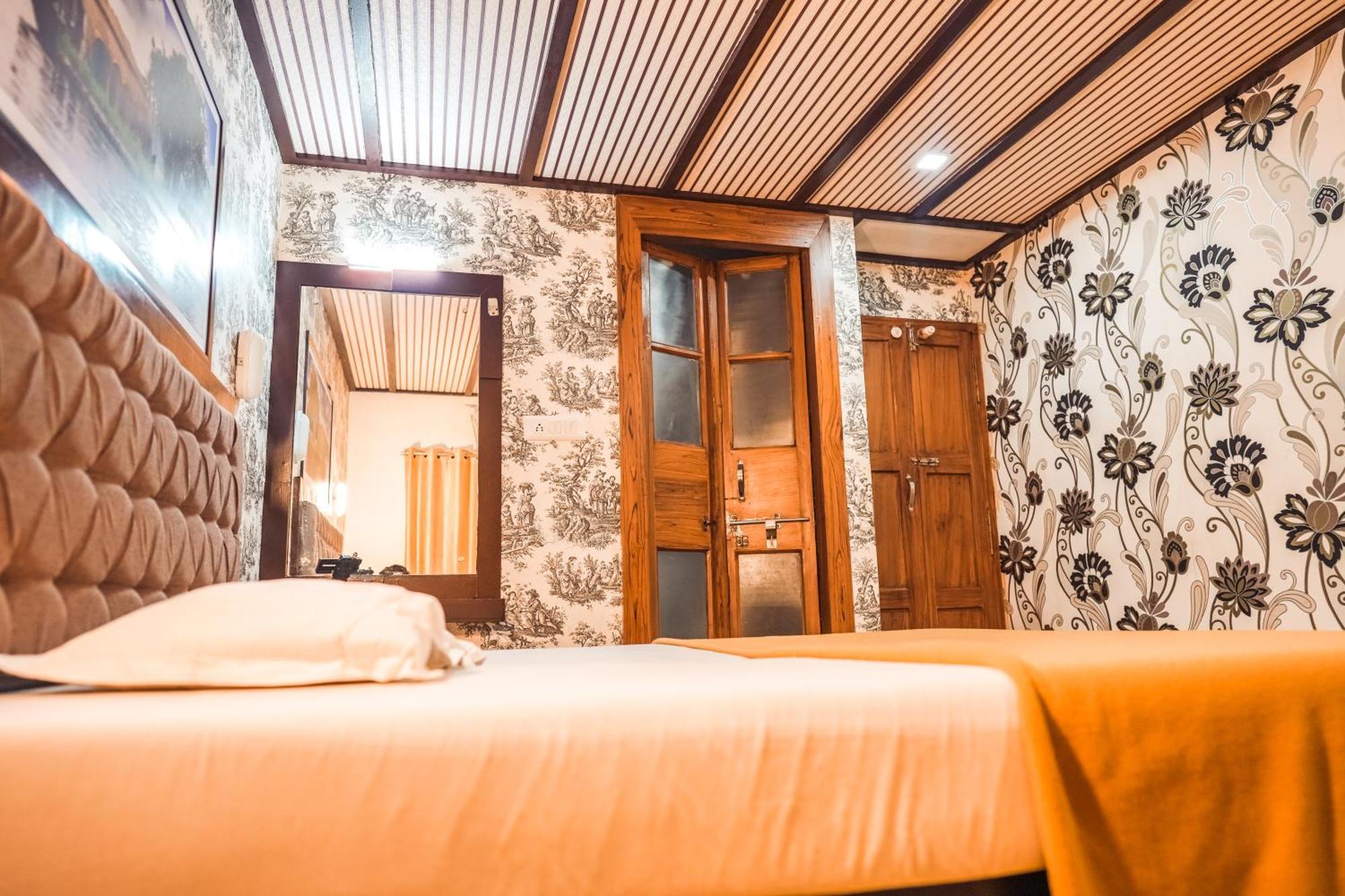 Venice Premium Houseboats Alleppey 5*