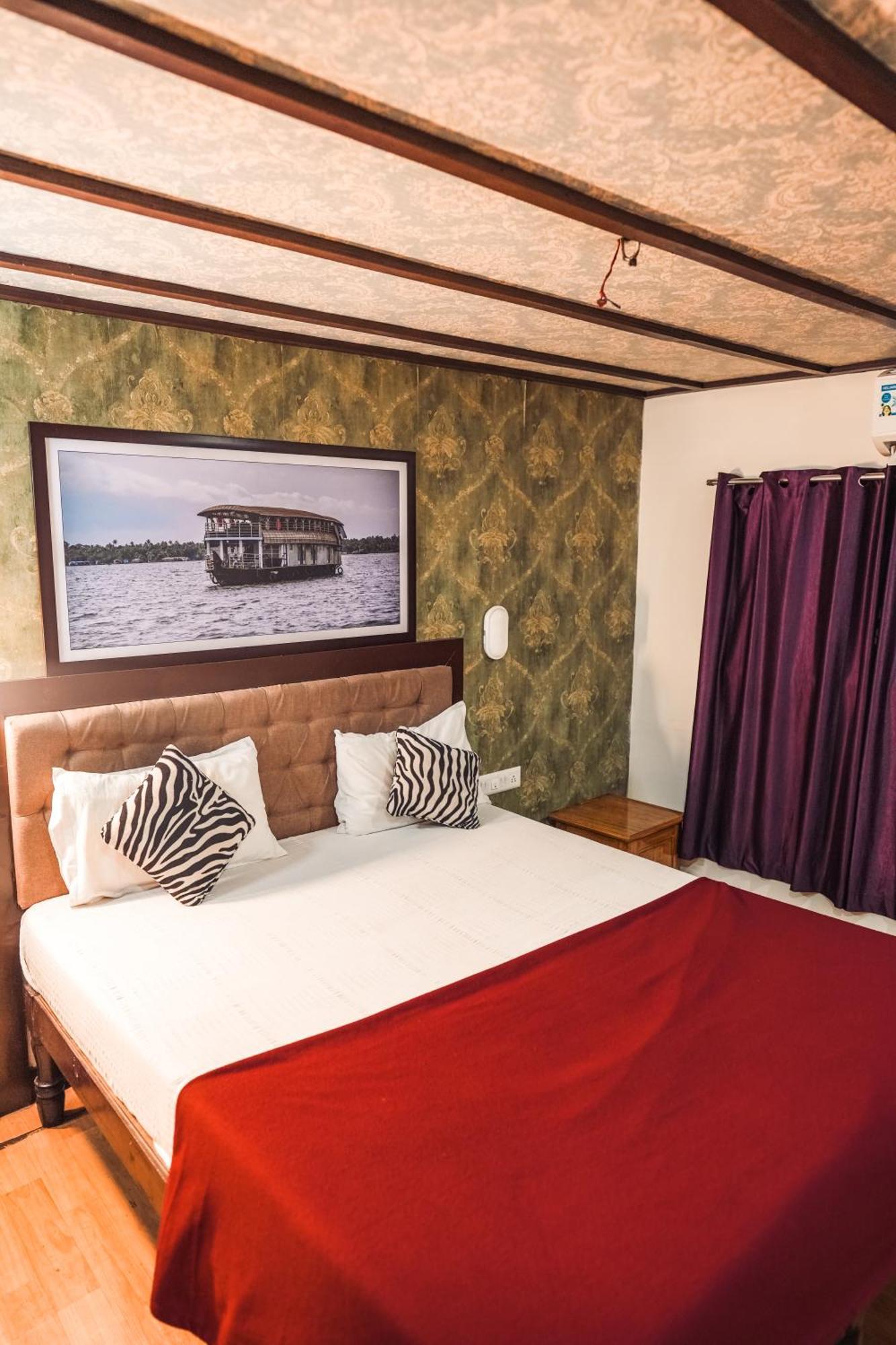 Venice Premium Houseboats Alleppey Alappuzha