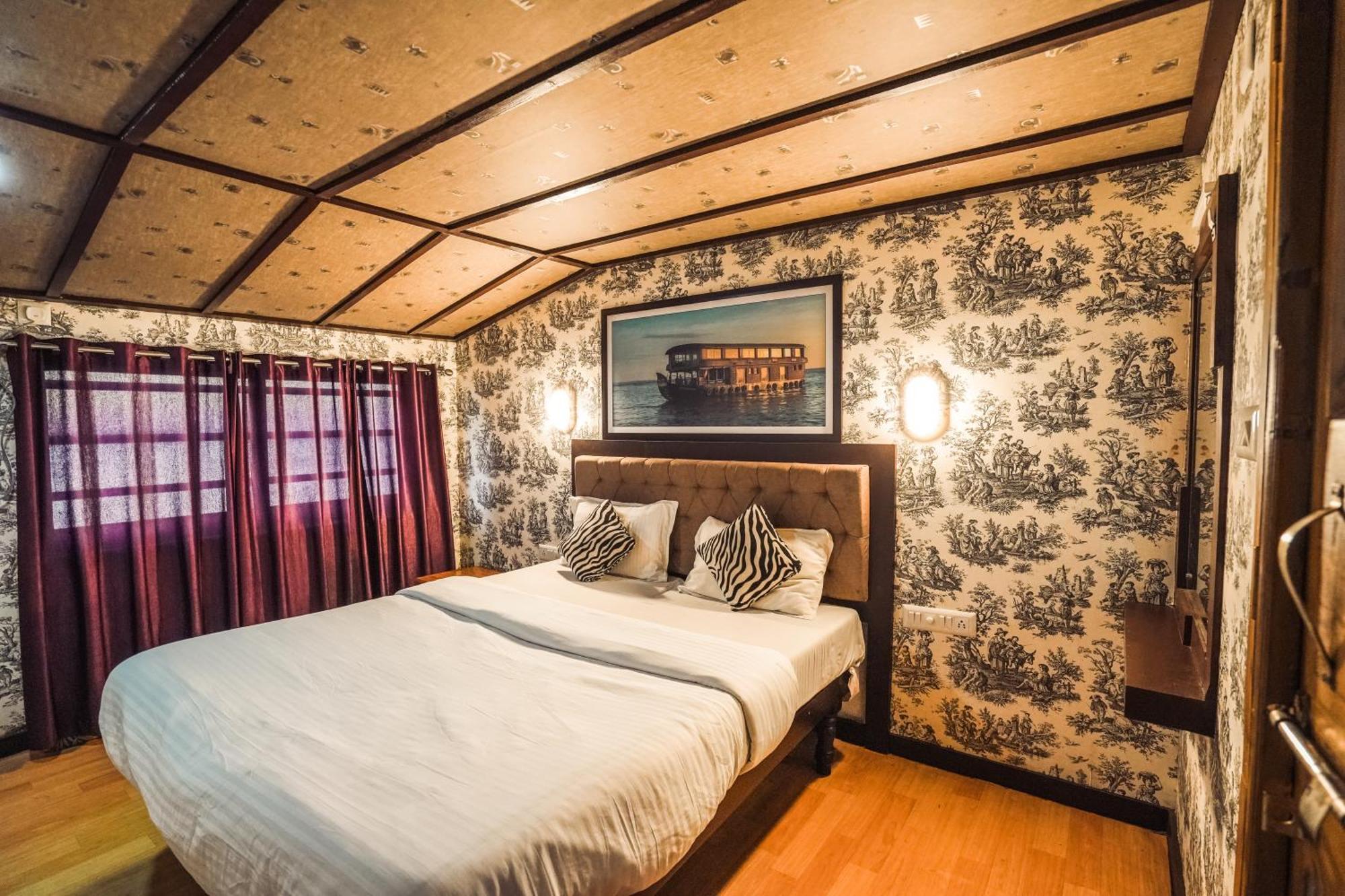 Venice Premium Houseboats Alleppey Hotel 5*