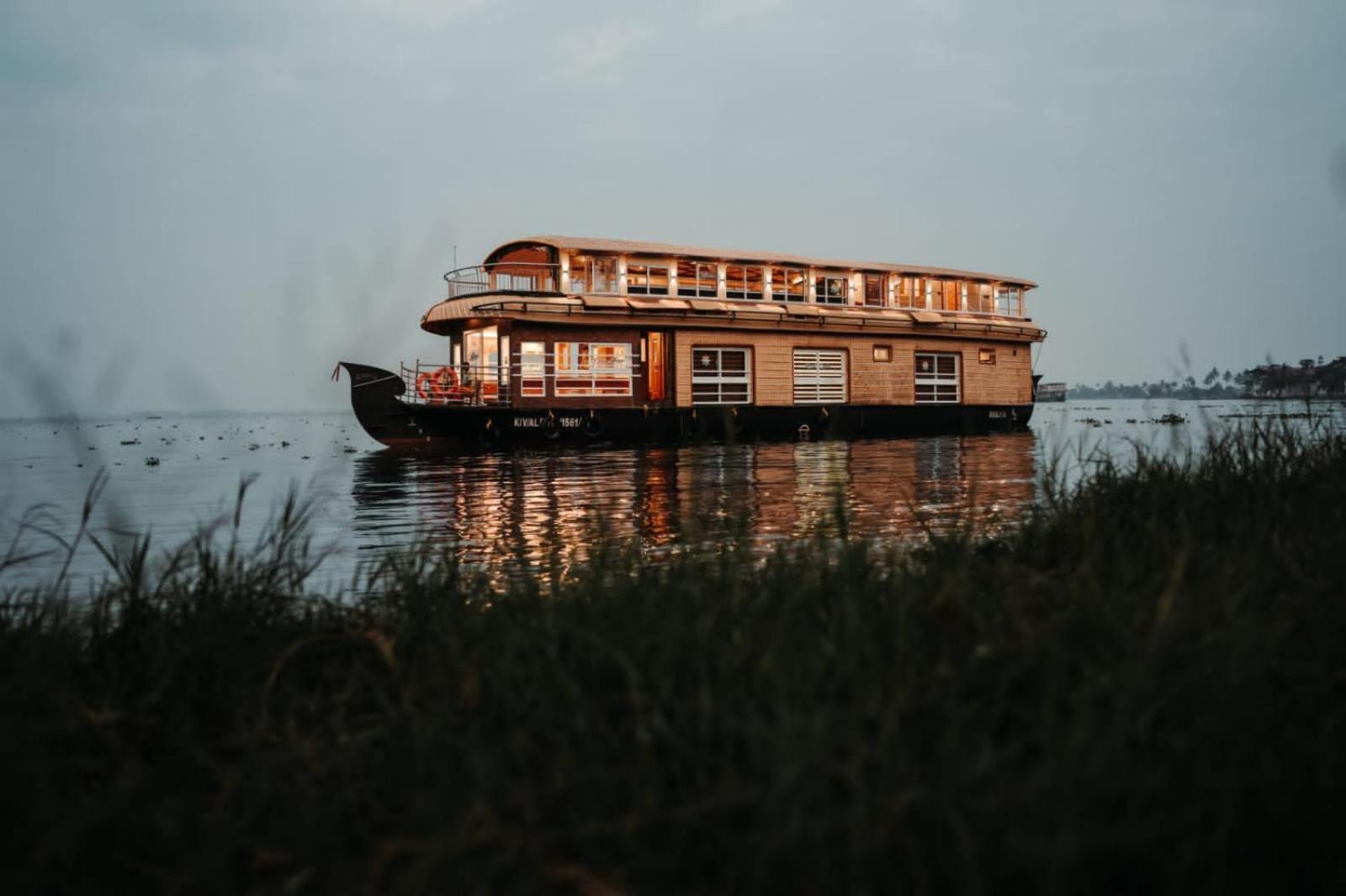 Hotel Venice Premium Houseboats Alleppey